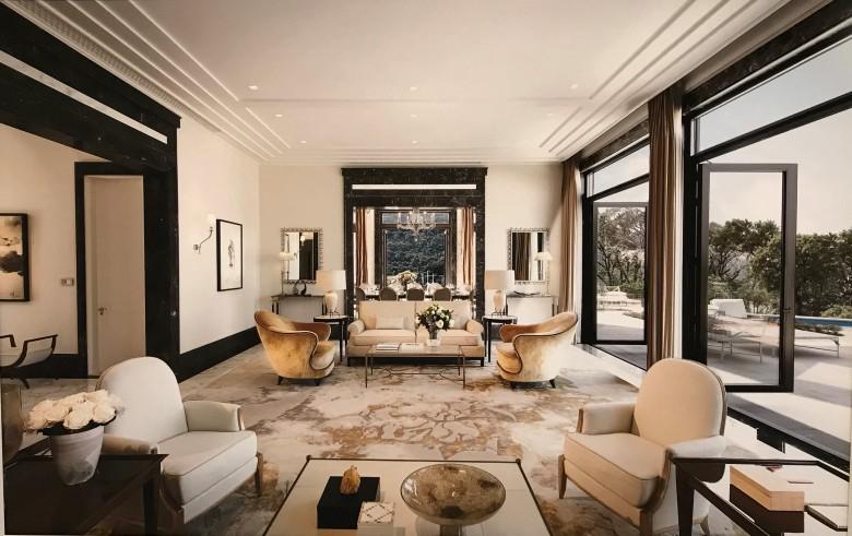 Mount Nicholson show flat