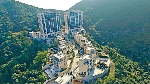 Mount Nicholson panoramic view